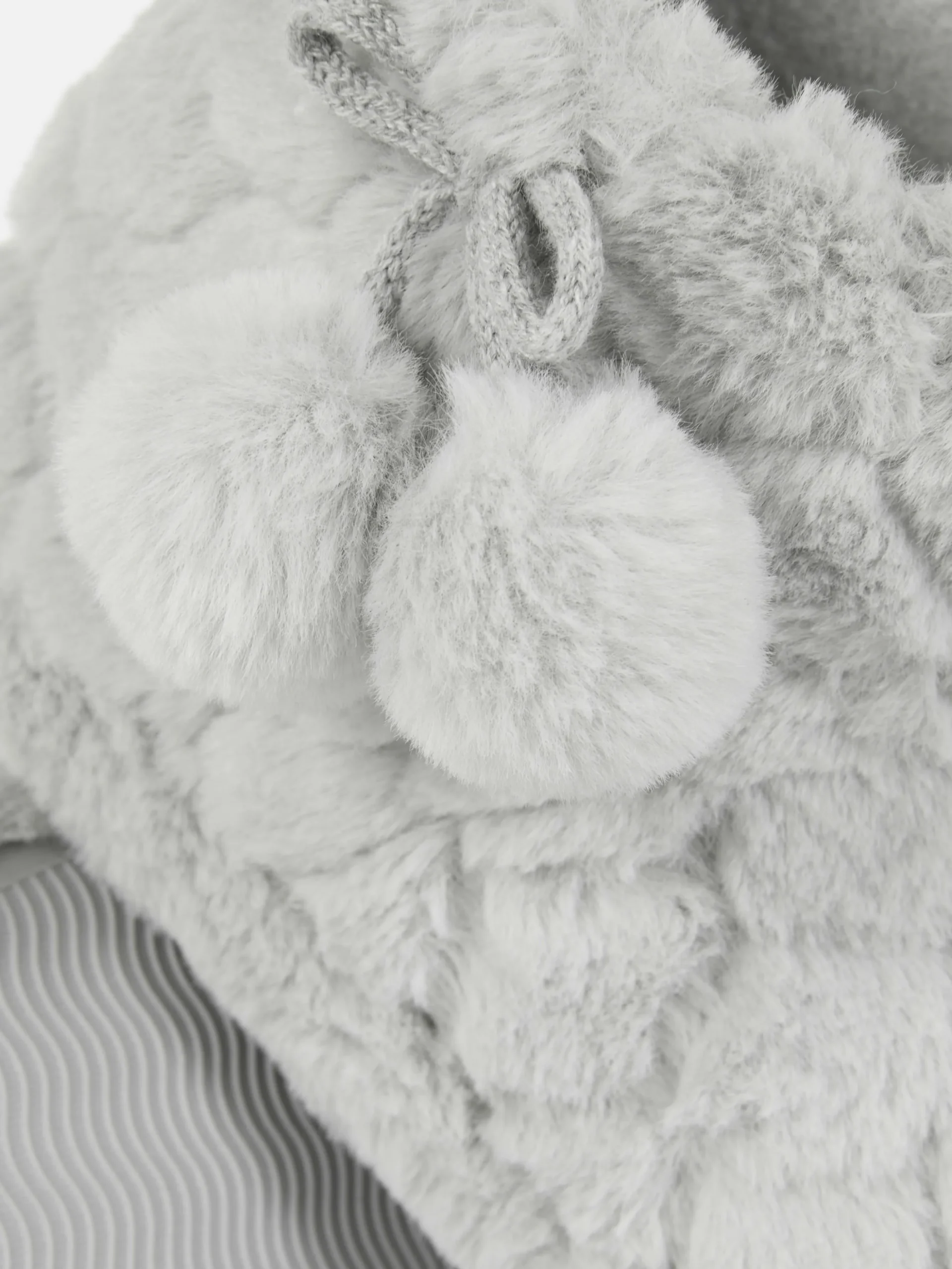 Botas Felpudas Pompons