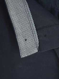 Calças Chino Elásticas Corte Perna Direita