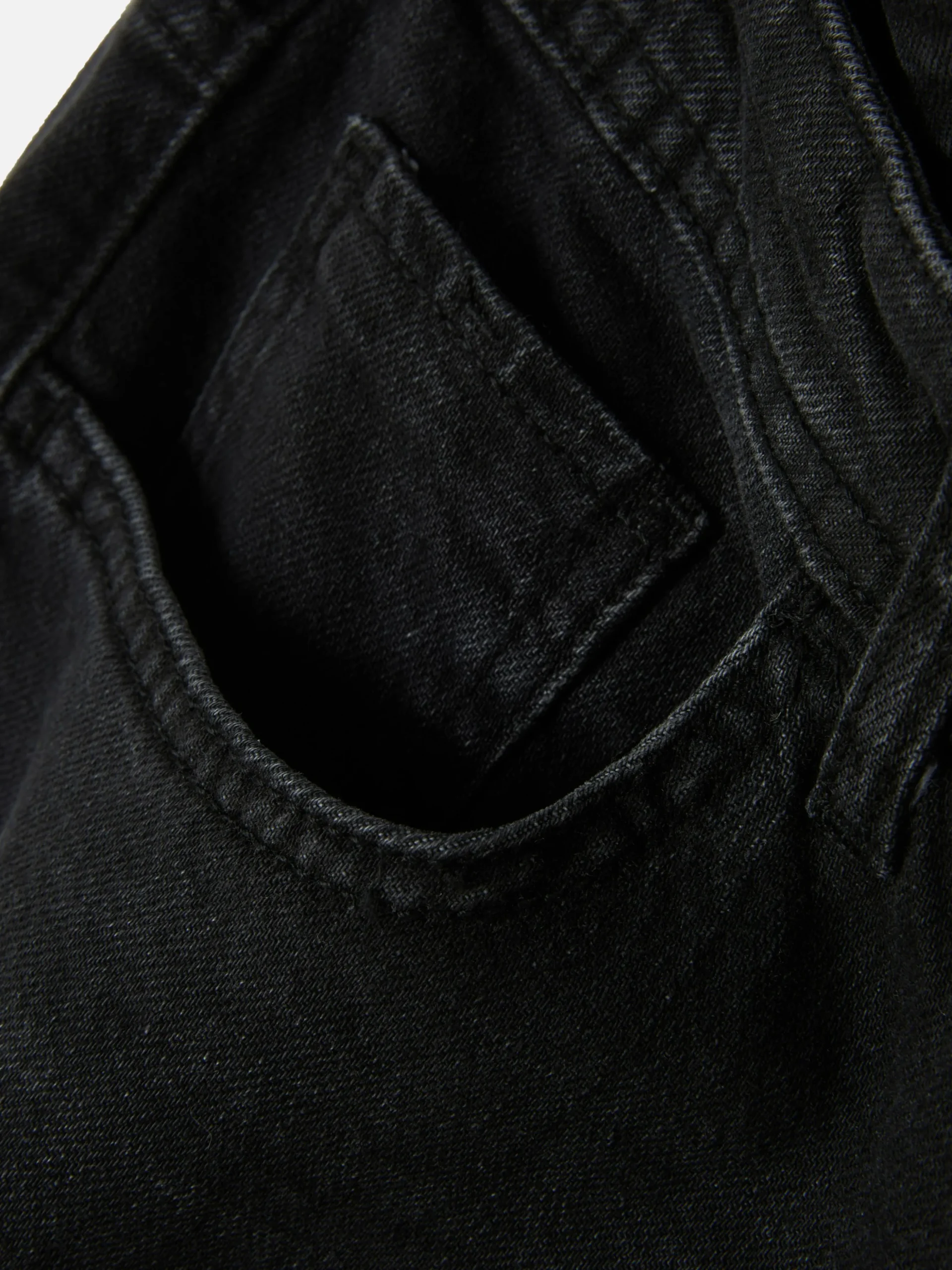 Calças Ganga Corte Perna Direita Folgada