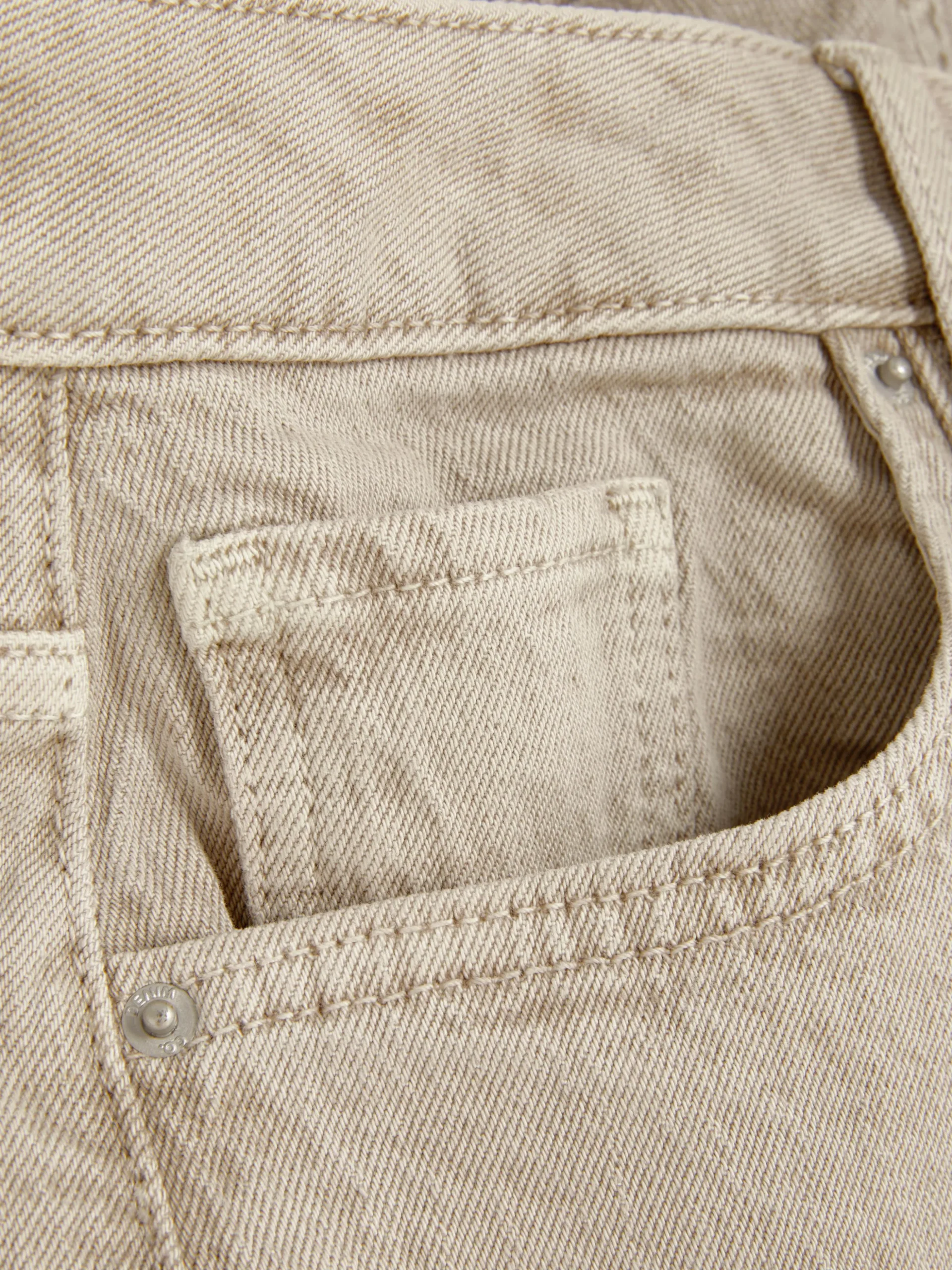 Calças Ganga Corte Perna Direita Justa