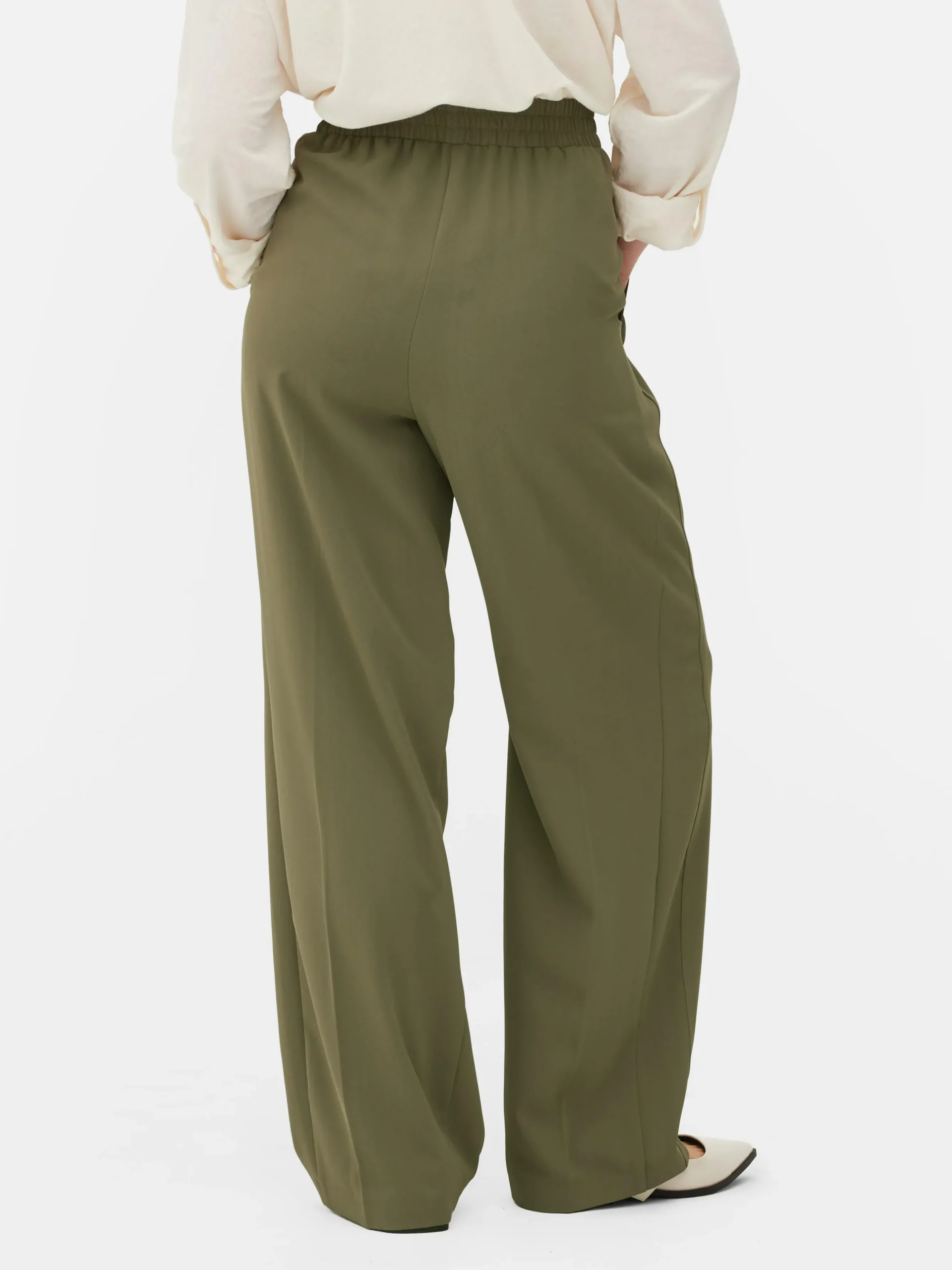 Calças Treino Corte Perna Larga Básicas