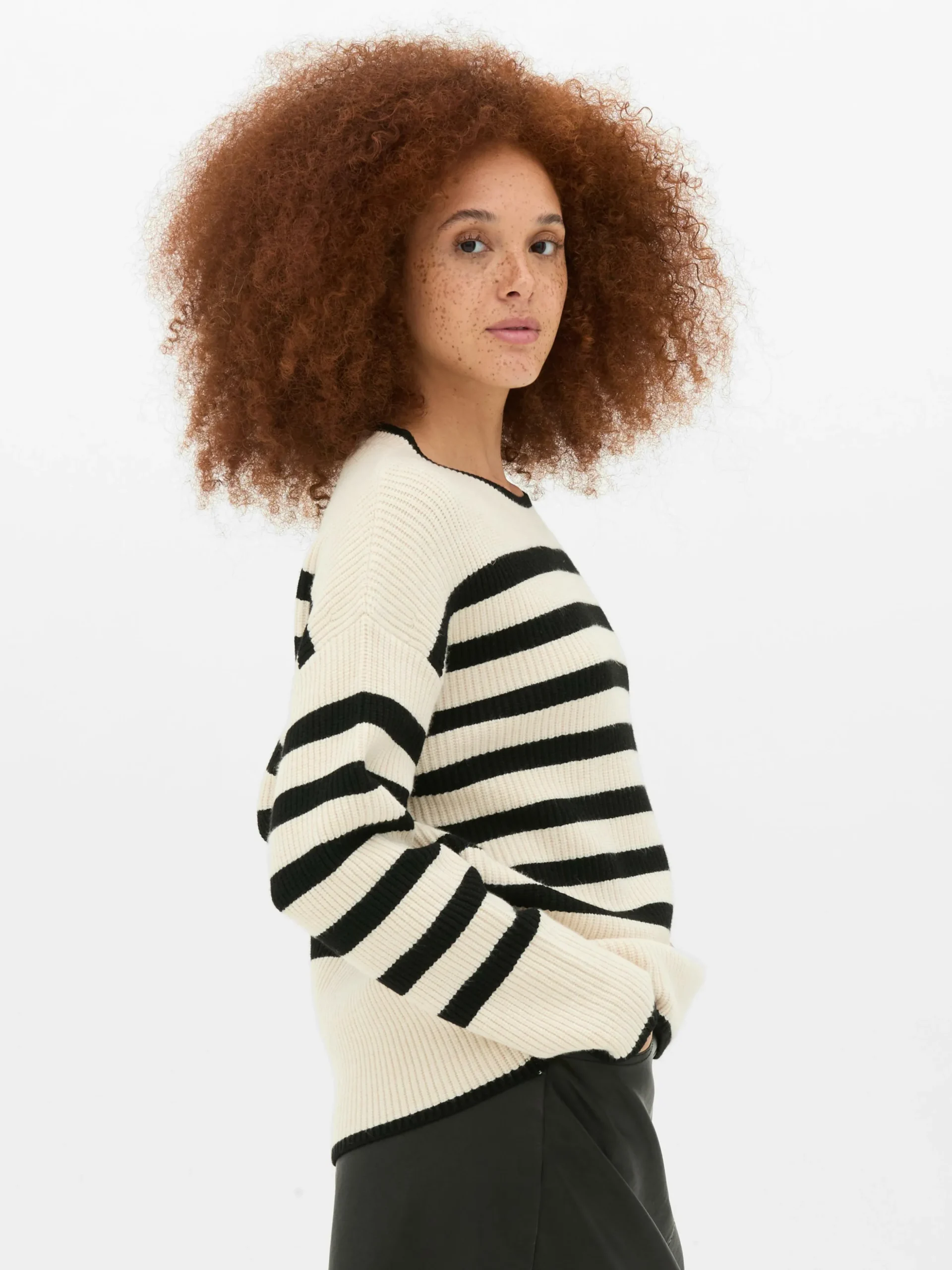 Camisola Gola Redonda Detalhe Botão