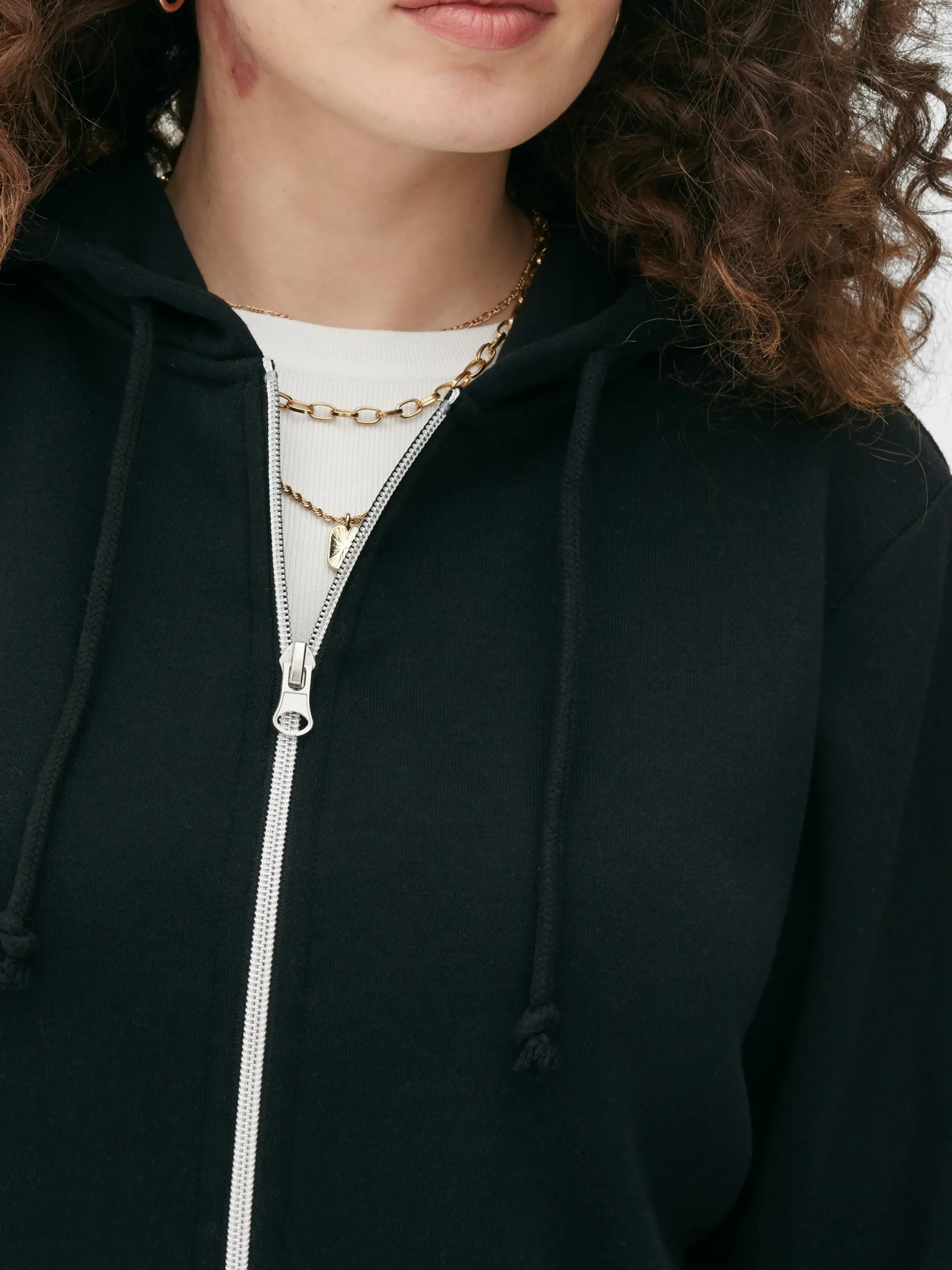 Casaco Capuz Fecho Essencial