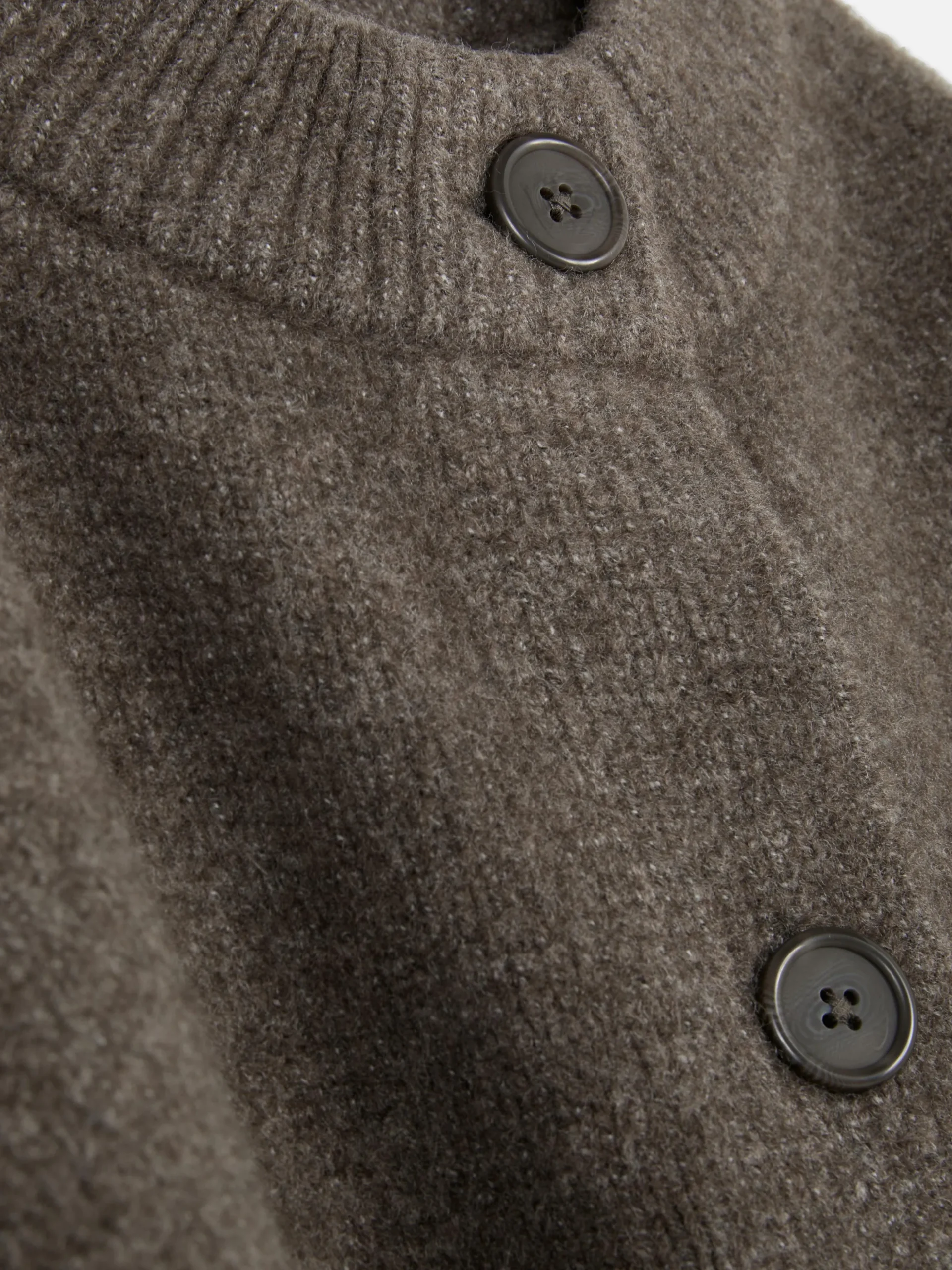 Casaco Malha Folgado Botões Frente