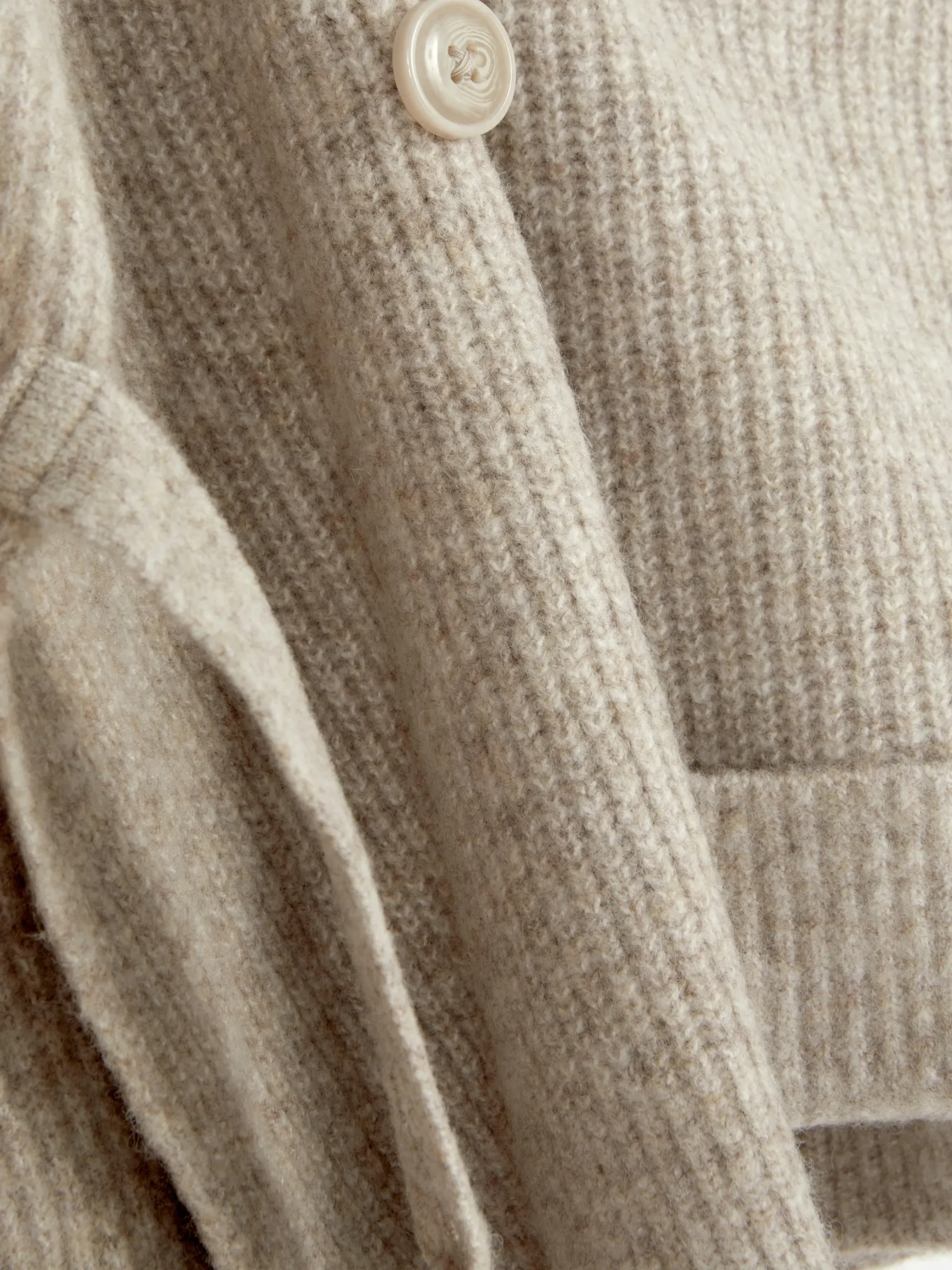 Casaco Malha Traçado Botões Xaile