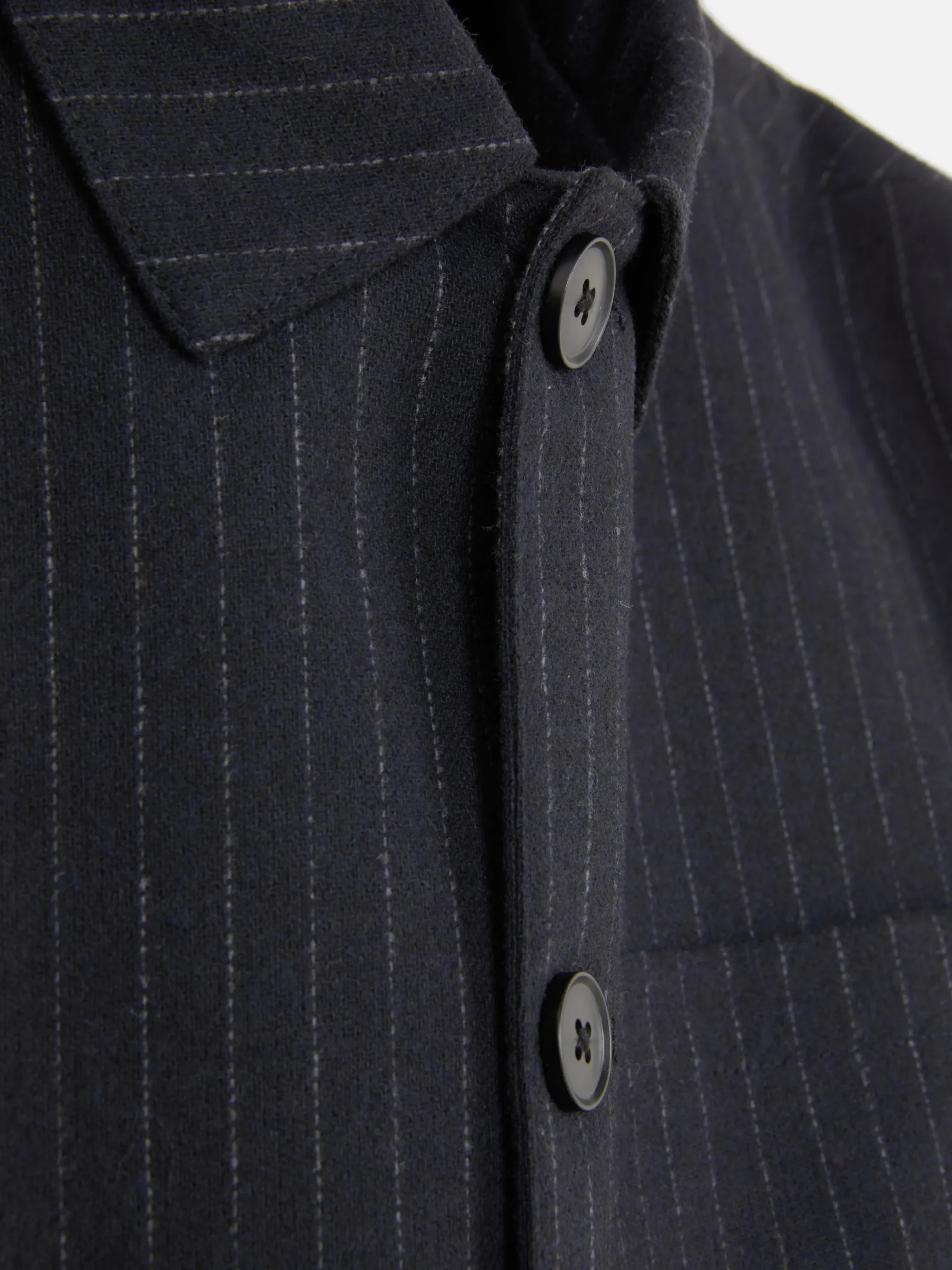 Casaco Riscas Finas Botões Kem