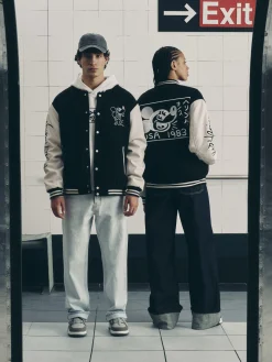 Casaco Universitário Disney Mickey X Keith Haring