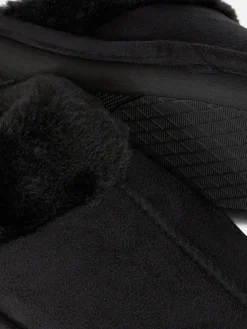 Chinelos De Imitação De Camurça