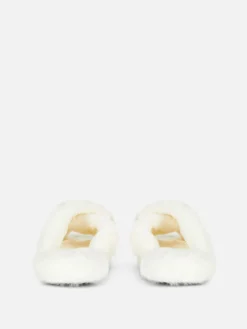 Chinelos Tiras Cruzadas Imitação De Pele