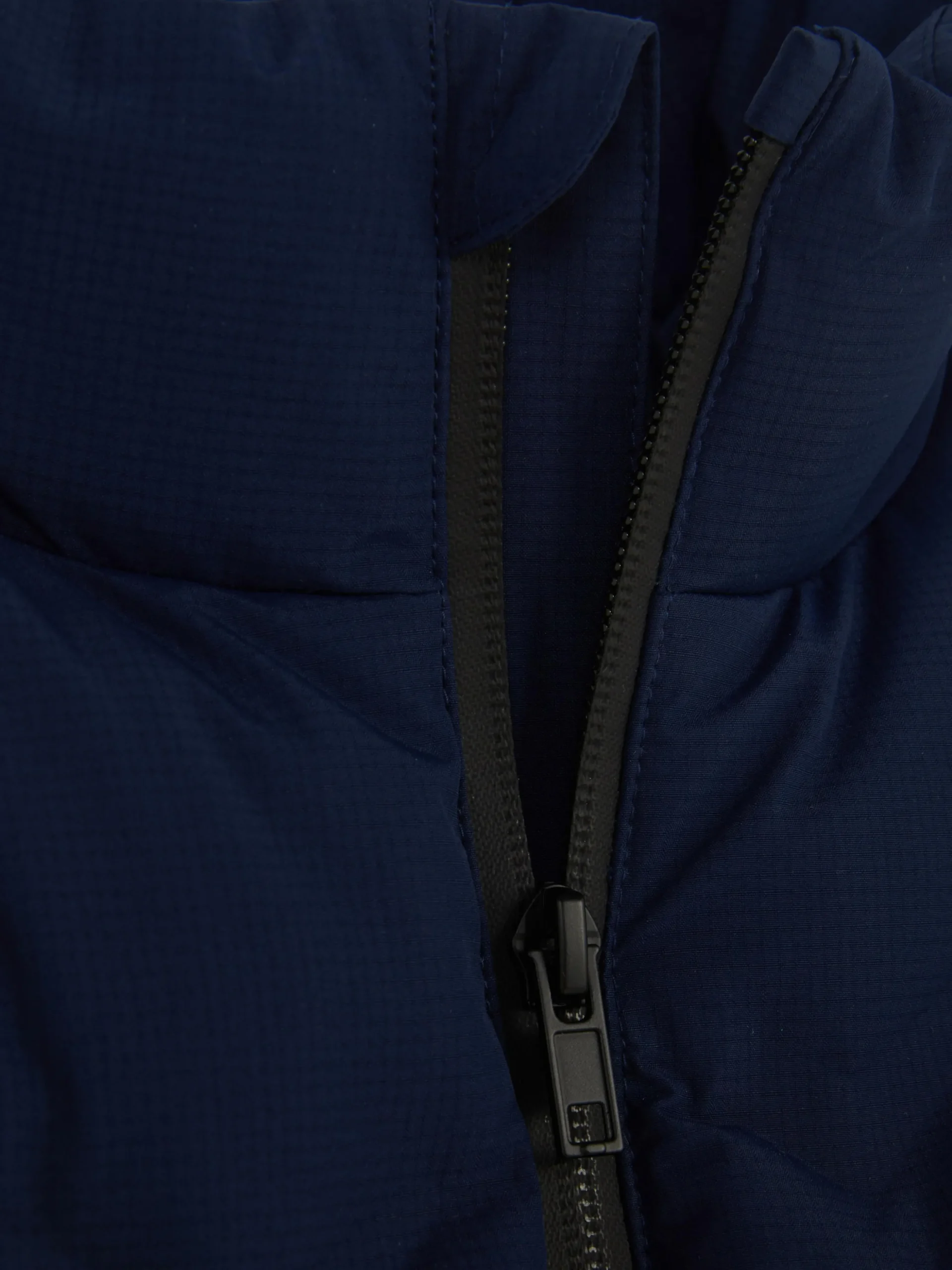 Colete Gola Afunilada