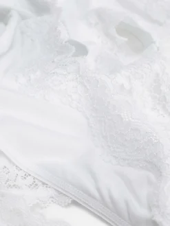 Conjunto Sutiã Não Almofadado/tanga Rebordo Renda