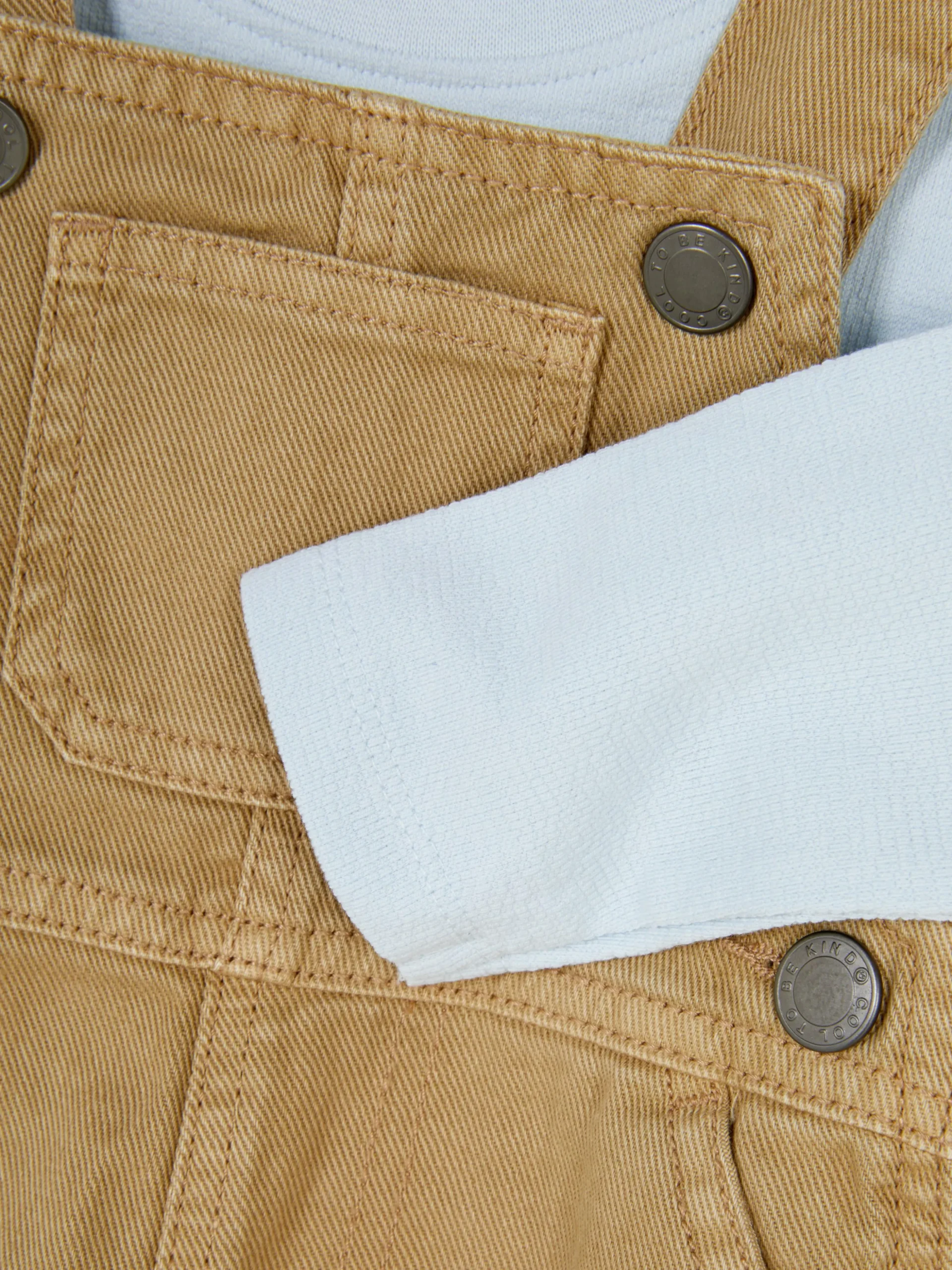 Conjunto T-shirt Manga Comprida/jardineiras