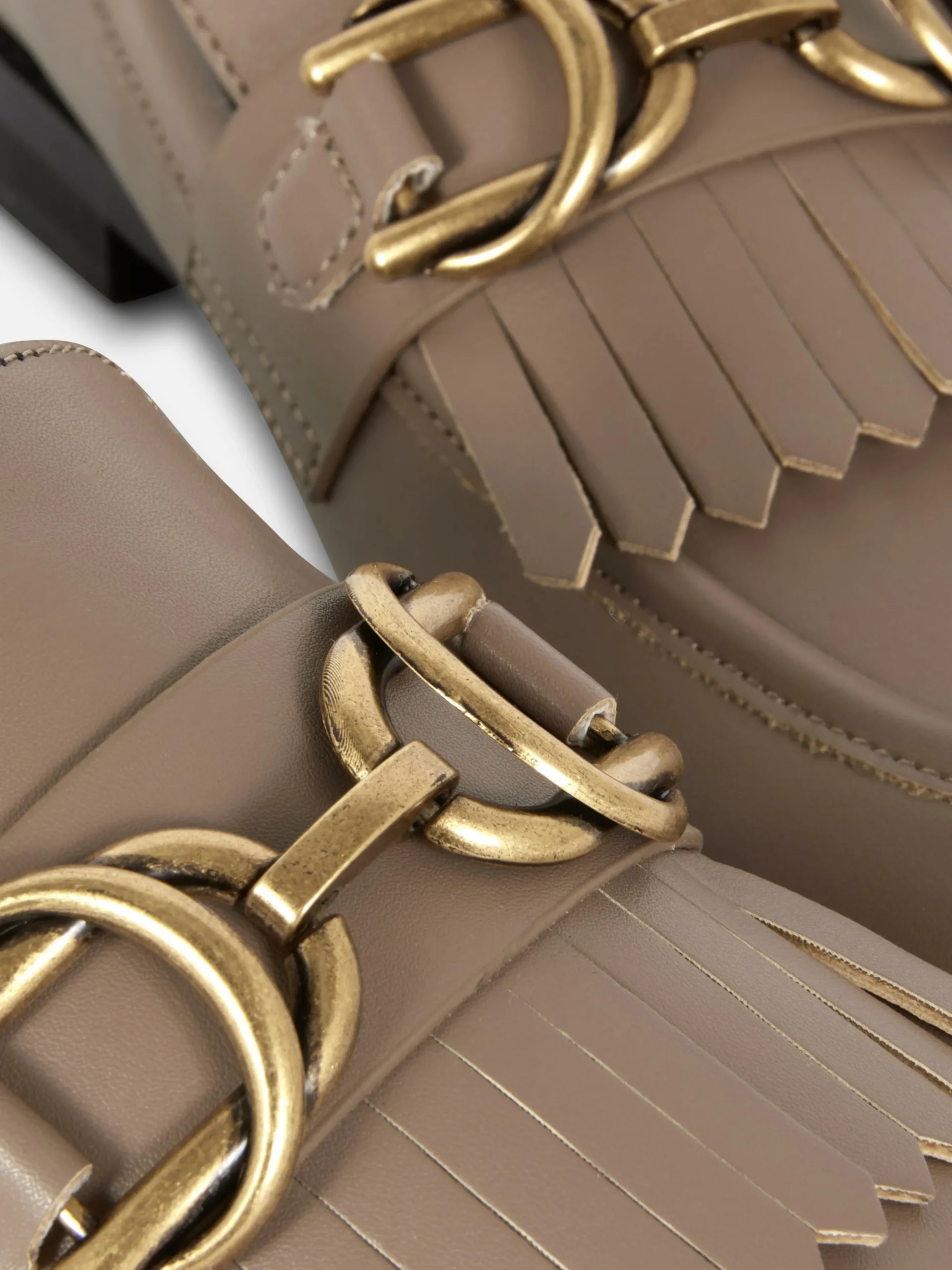 Loafers Fivelas Franjas