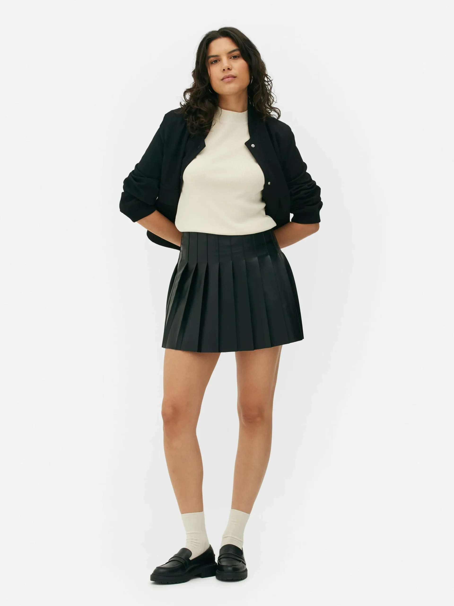 Minissaia Plissada Imitação Pele