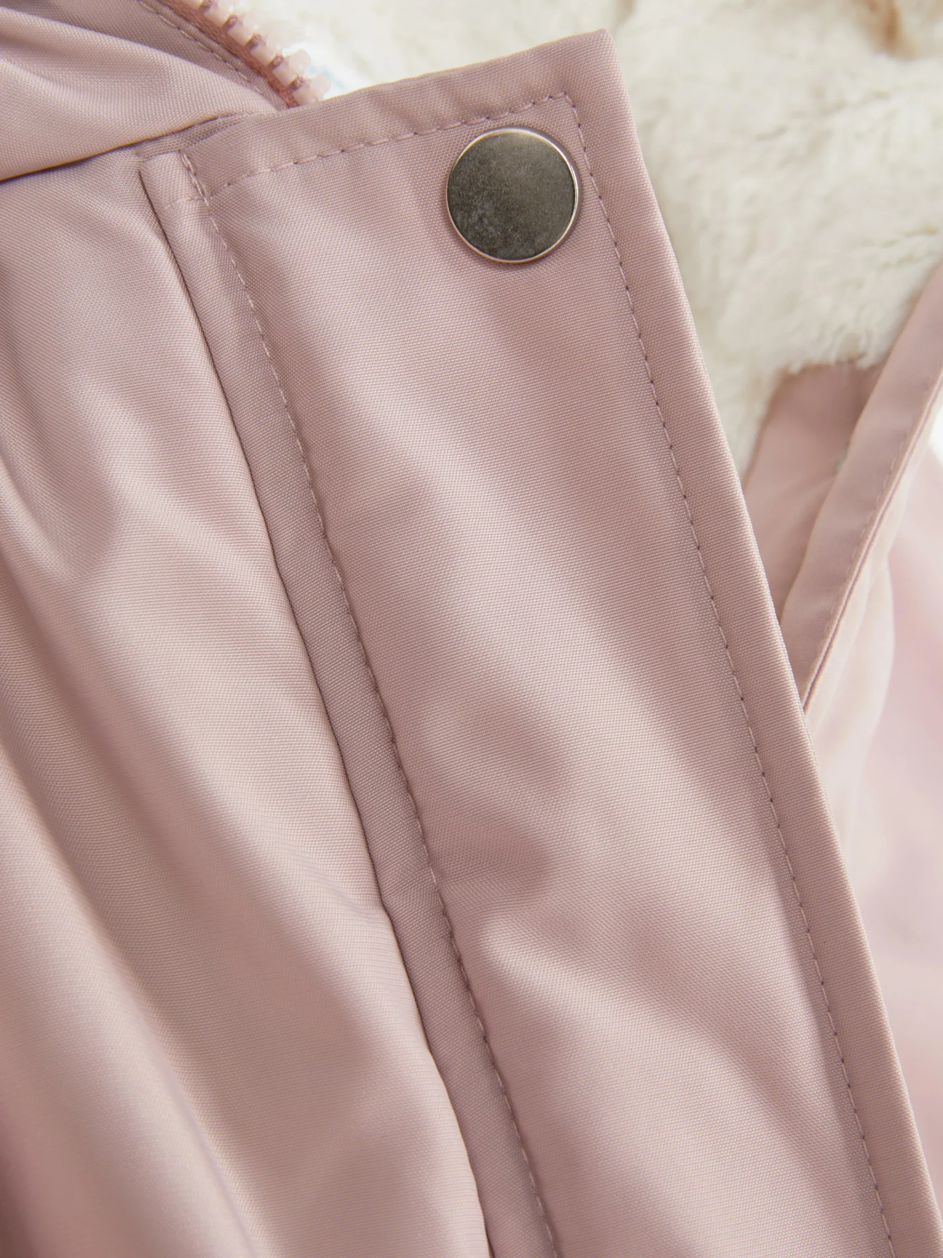 Parka Capuz Imitação Pelo