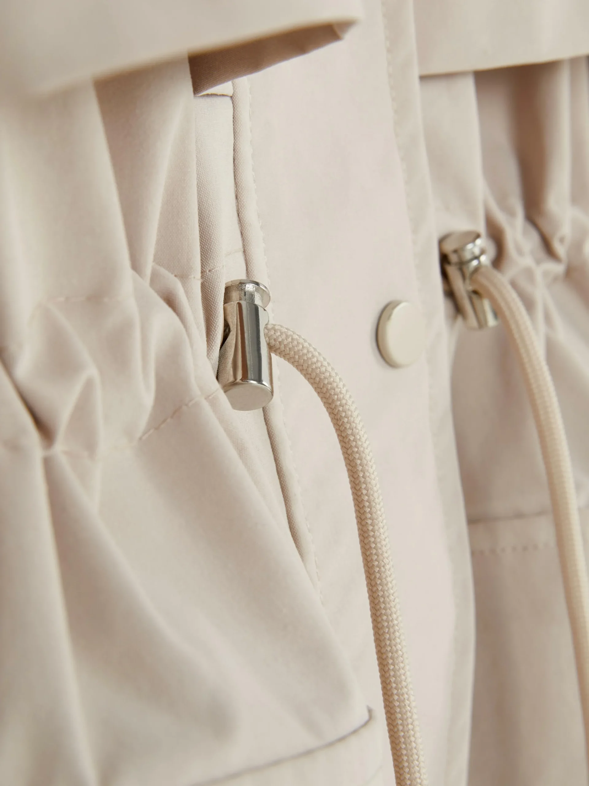 Parka Impermeável Com Cordão