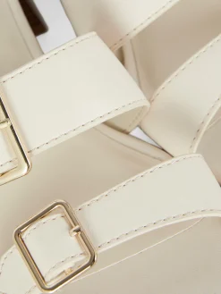 Sandálias Salto Bloco Fivelas