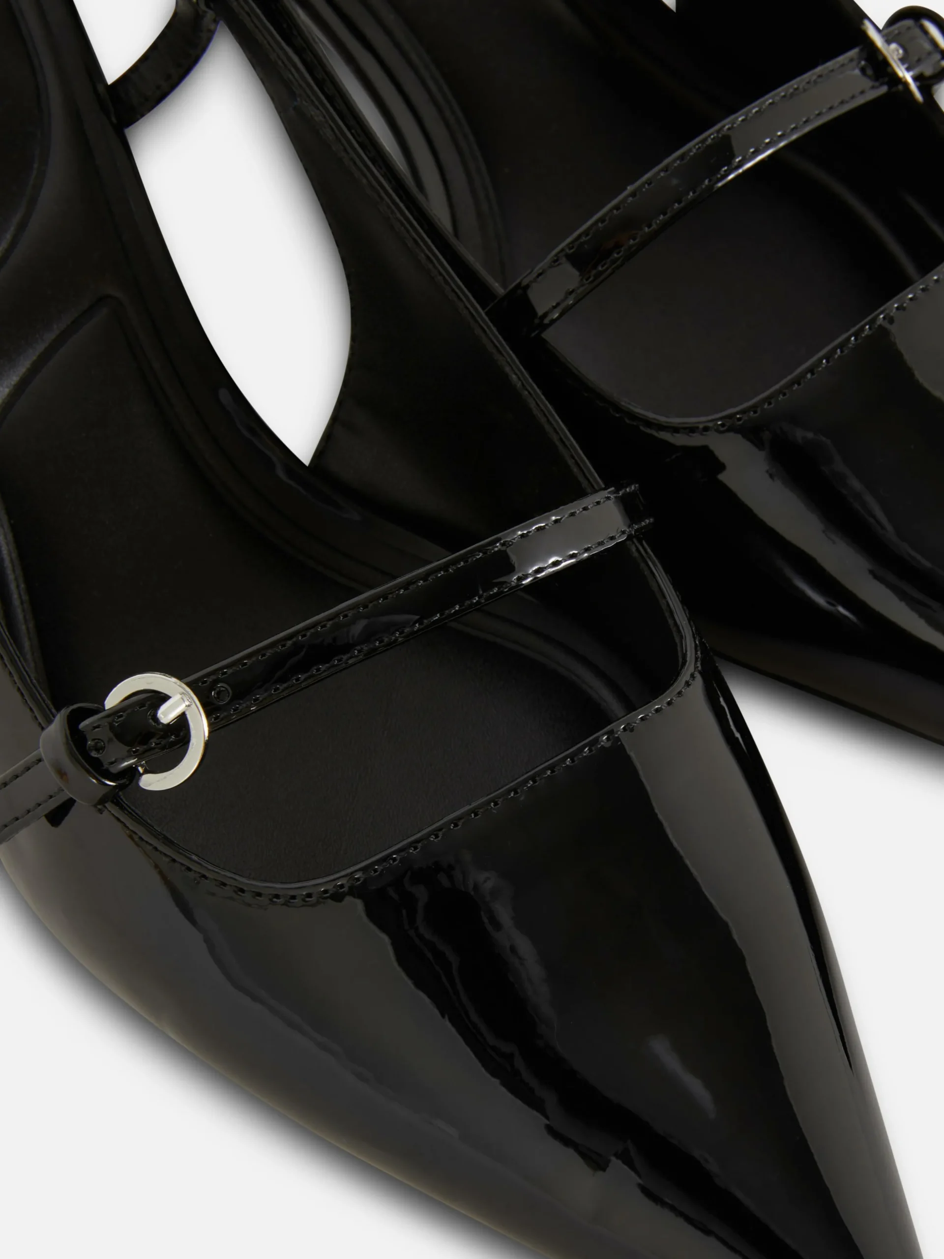 Sapatos Salto Médio Verniz Fivela