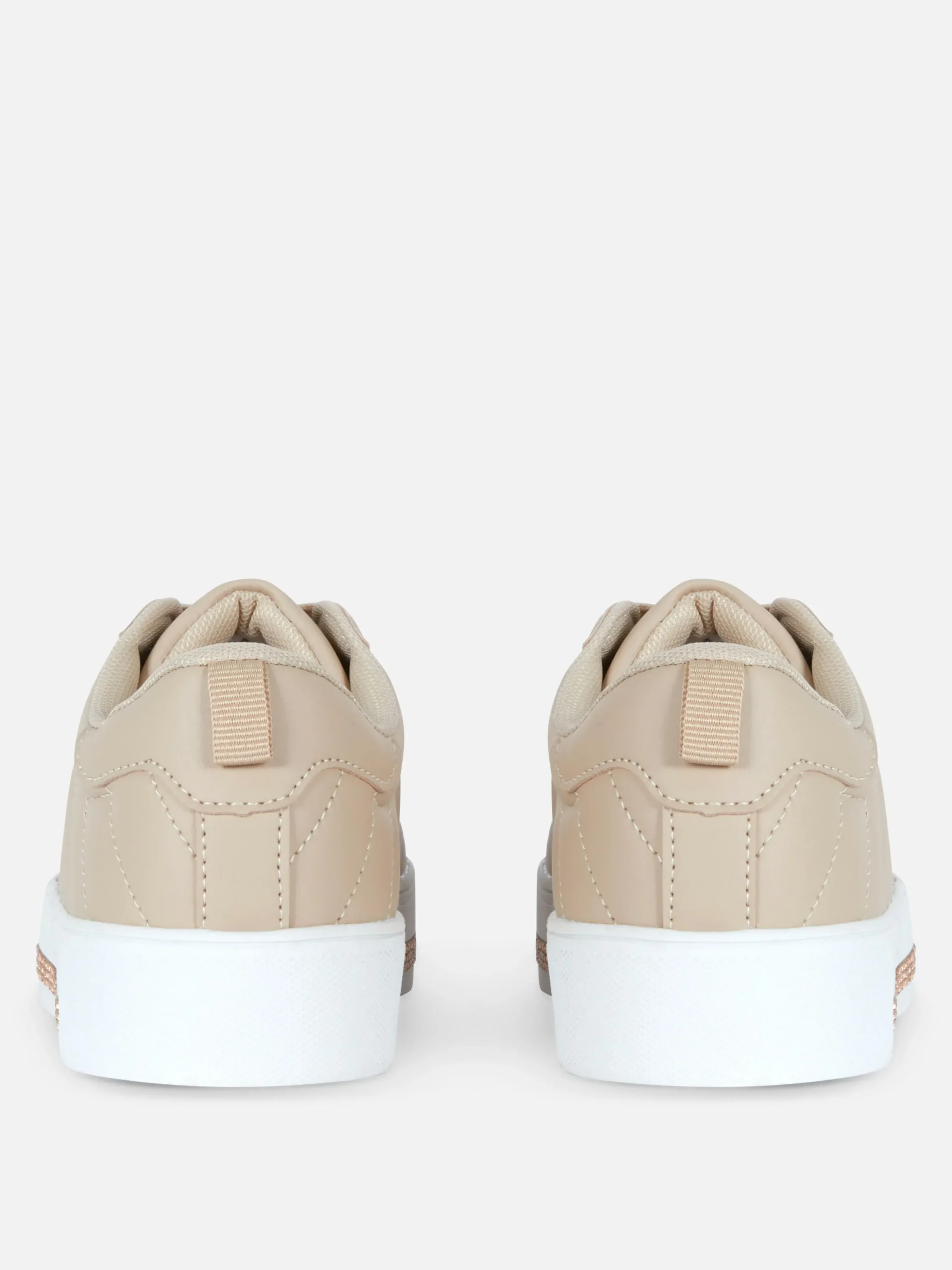 Ténis Cano Baixo Detalhes Brilhantes