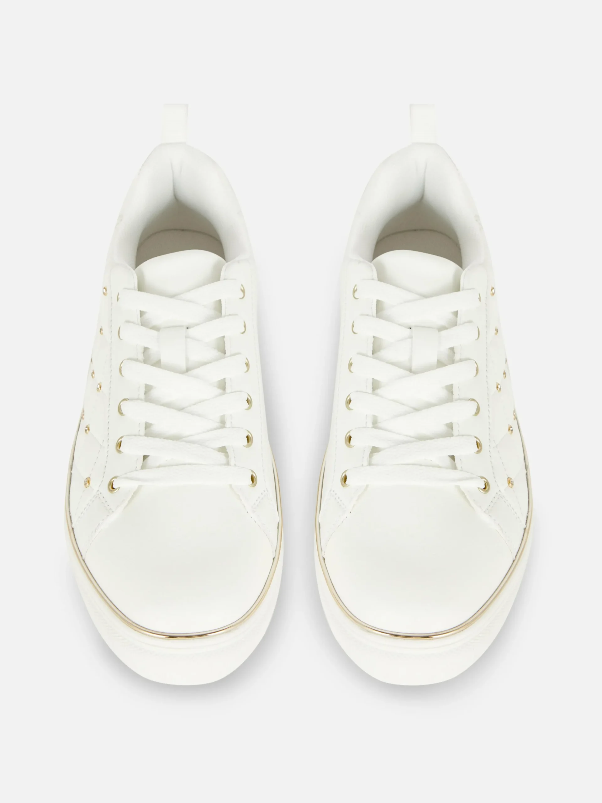 Ténis Sola Grossa Tachas Brilhantes