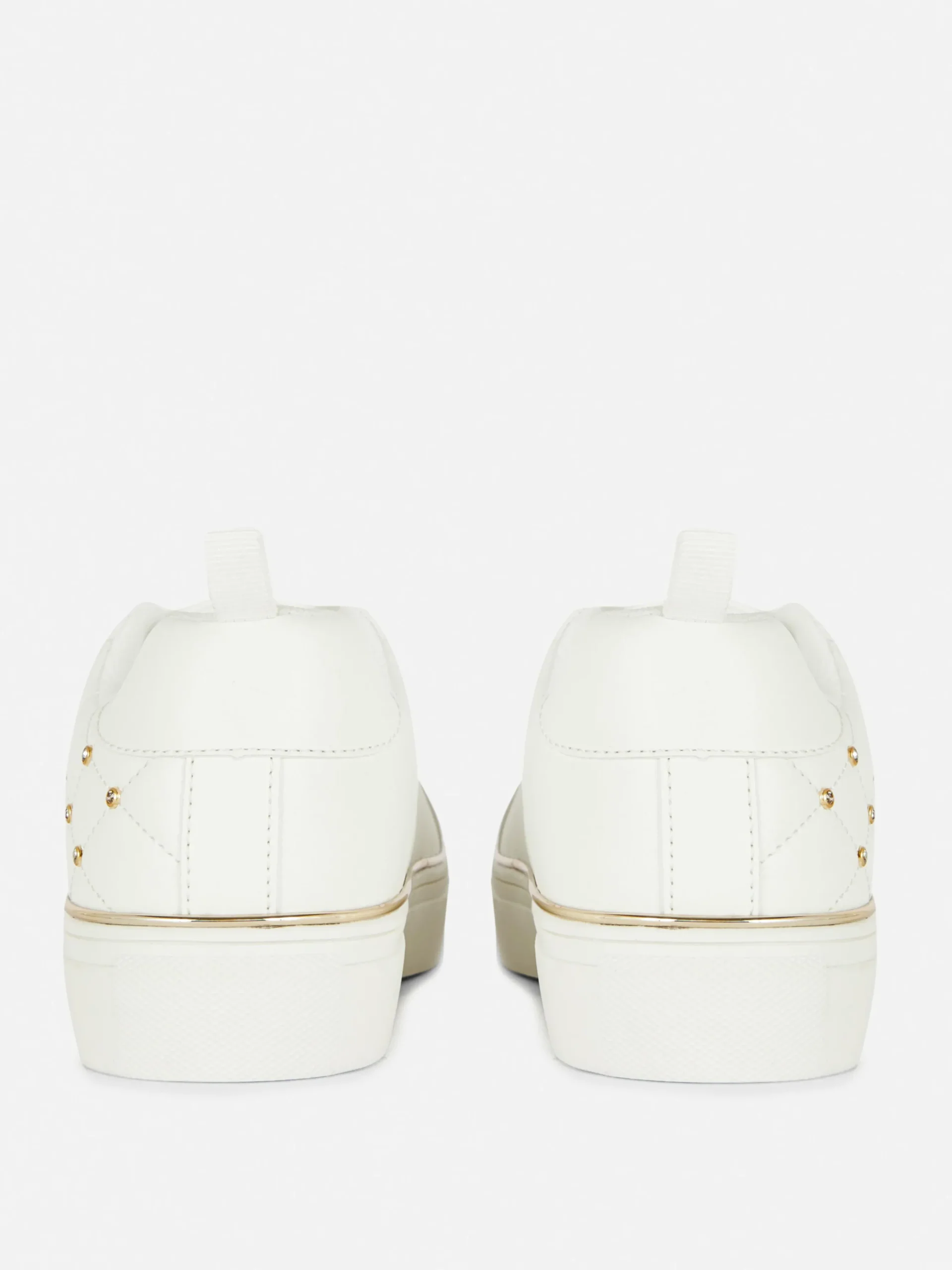 Ténis Sola Grossa Tachas Brilhantes