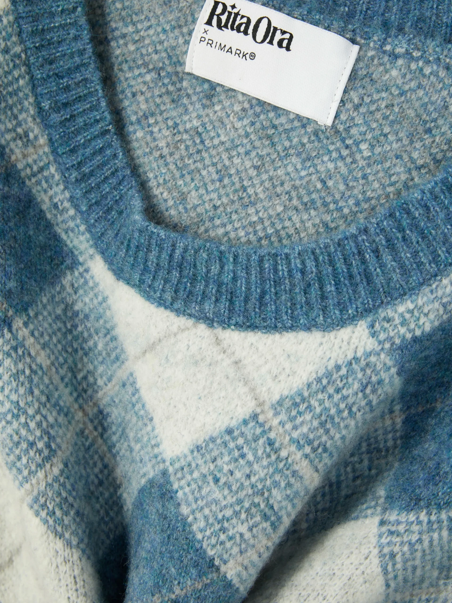 Top S/ Mangas Conj. Coord Malha Argyle Rita Ora