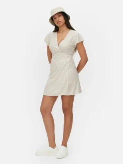 Vestido Mini Traçado Manga Capa