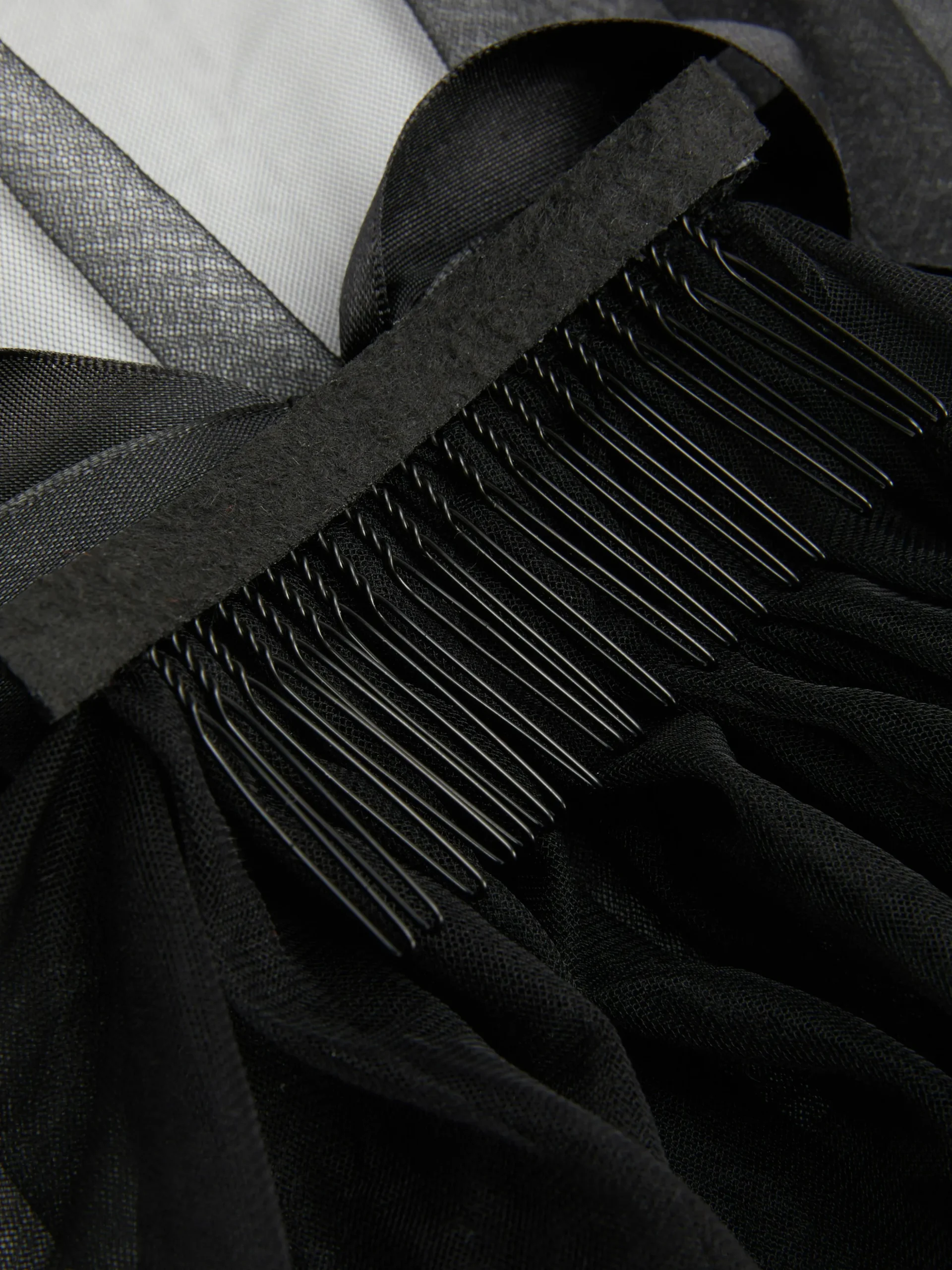 Véu Tule Beetlejuice X Colleen Atwood